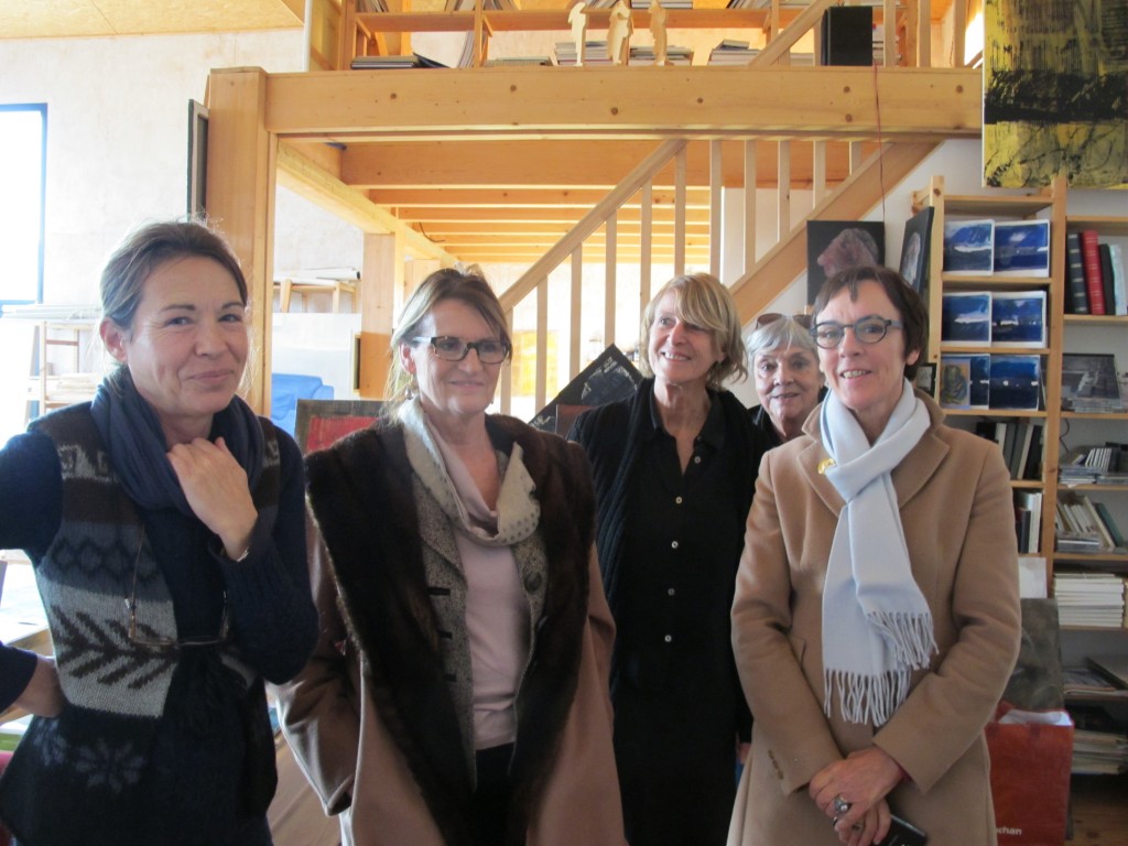 Laurence Gautier (à g) avec quelques membres du bureau d'Escales